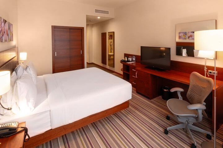 Room 14 of 92
