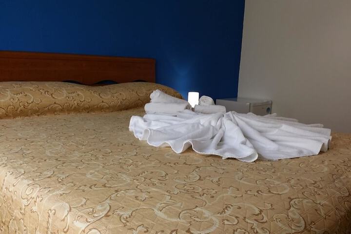 Room 9 of 24