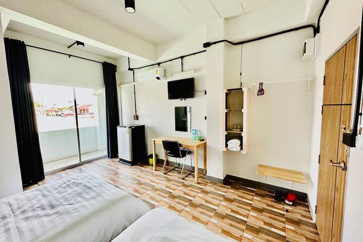 Room 3 of 7