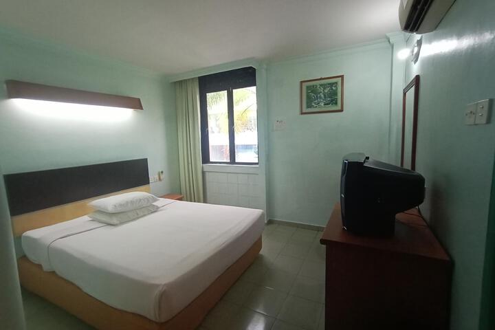 Room 42 of 47