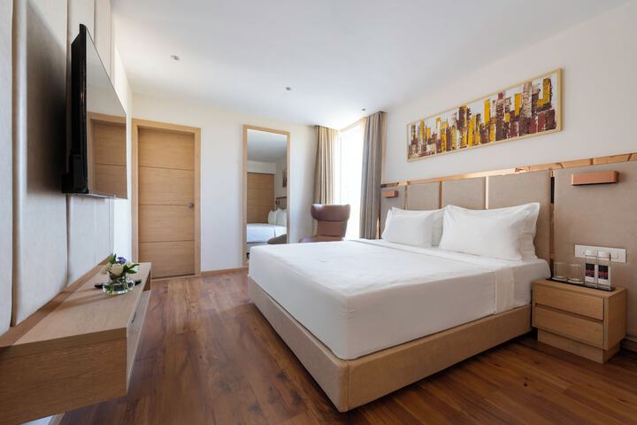 Room 5 of 19