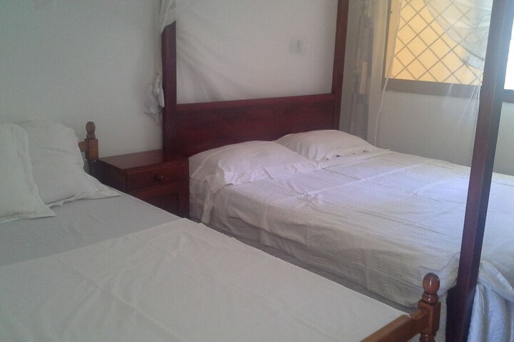 Room 5 of 28