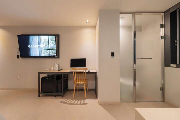 Room 16 of 54