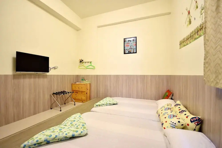 Room 2 of 12