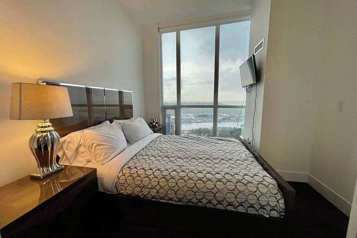 Room 17 of 60