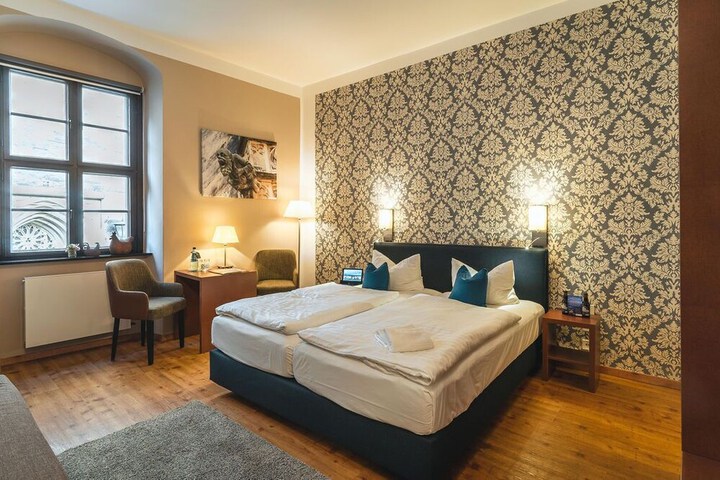 Room 15 of 84