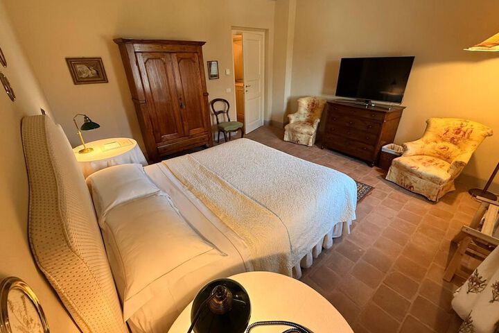 Room 18 of 48