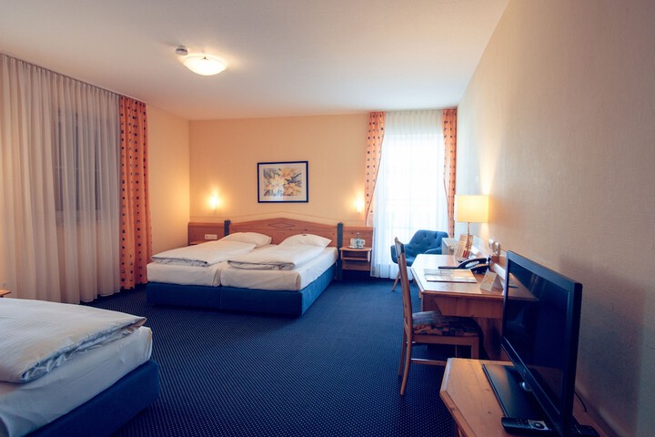Room 7 of 36