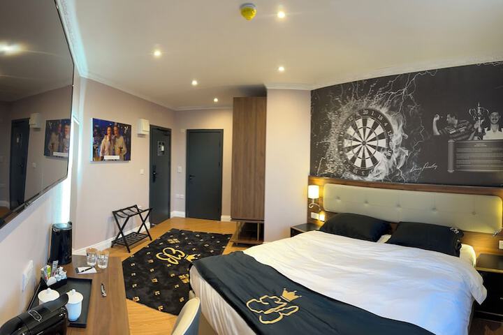 Room 27 of 117