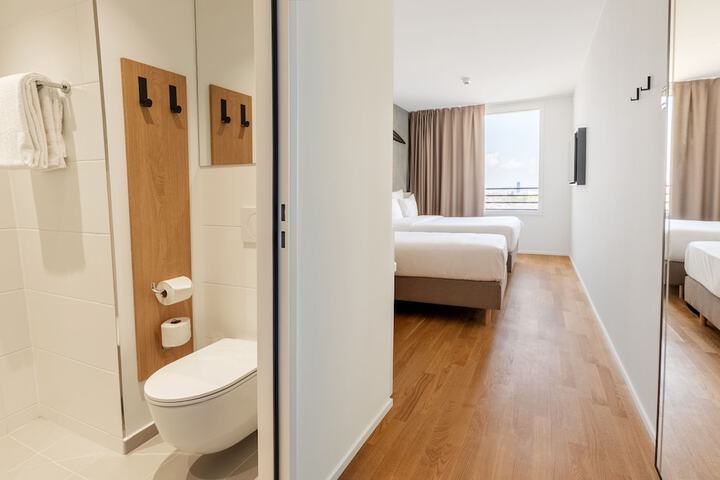 Room 9 of 24