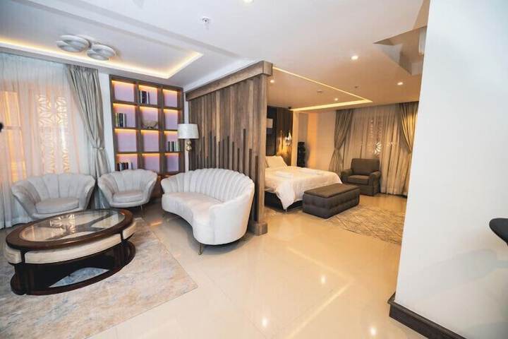 Room 2 of 24
