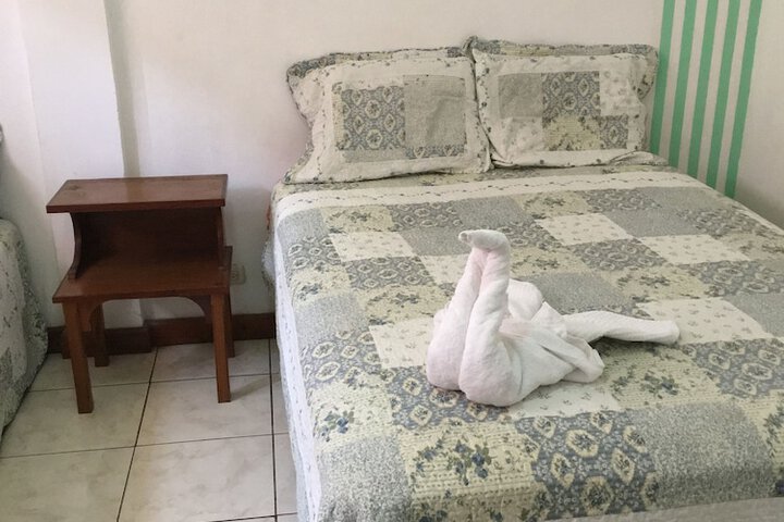 Room 10 of 77
