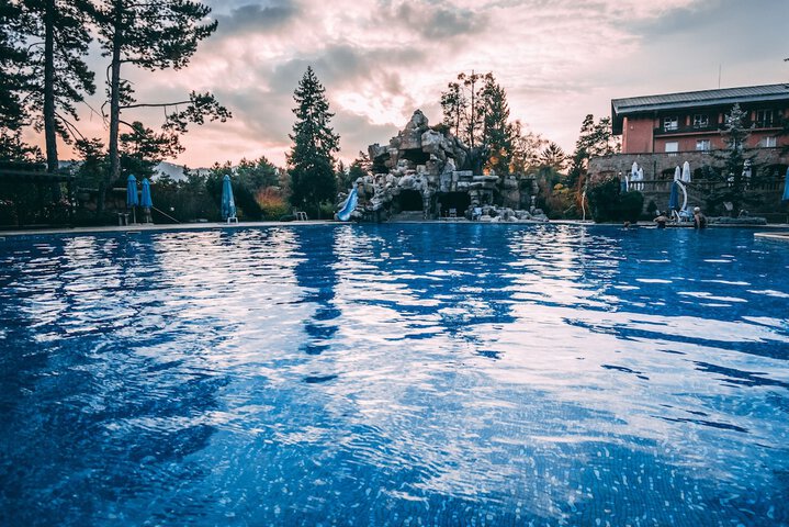 Pool 17 of 50