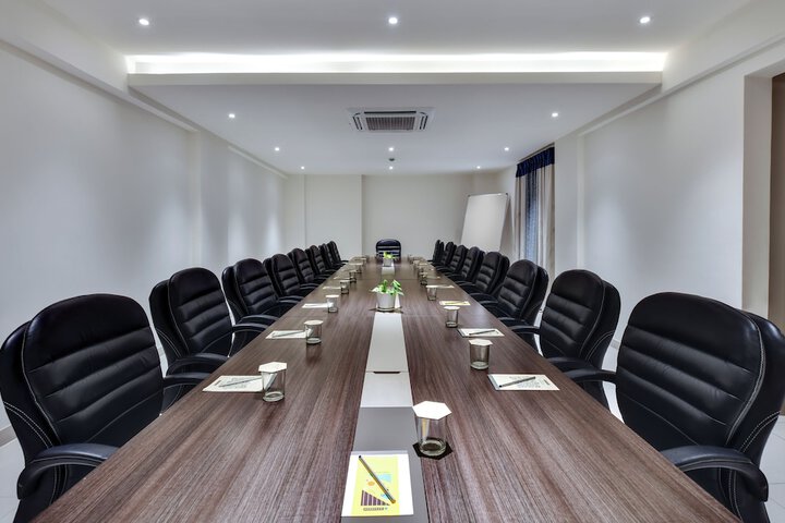 Business Center 60 of 63