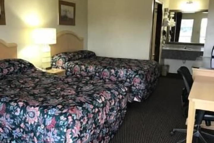 Room 11 of 34