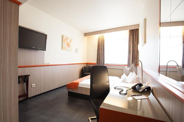 Room 19 of 57