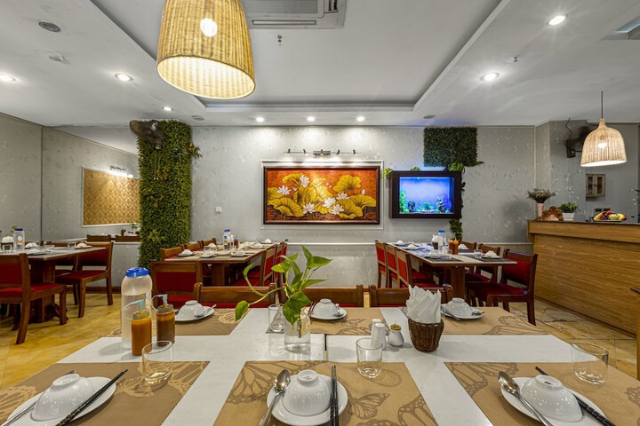 Dining 64 of 83