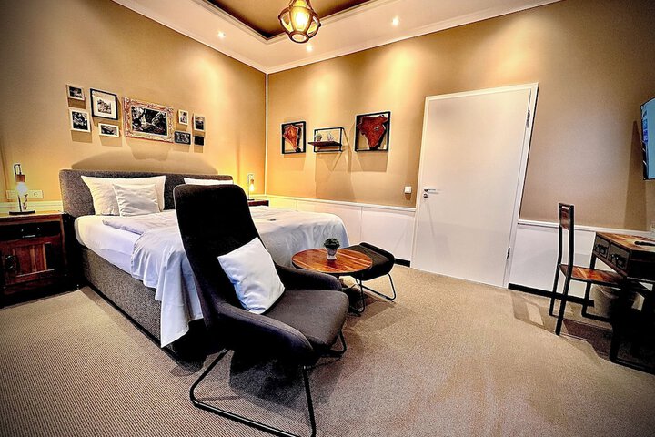 Room 44 of 90