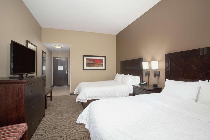 2 Queen Beds (1 of 4)
