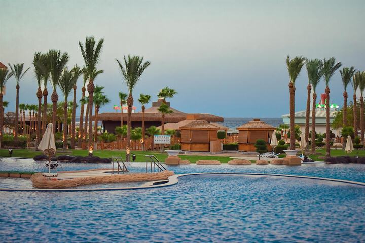 Hotel with Pool