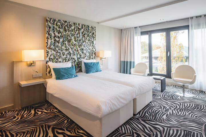 Room 45 of 108