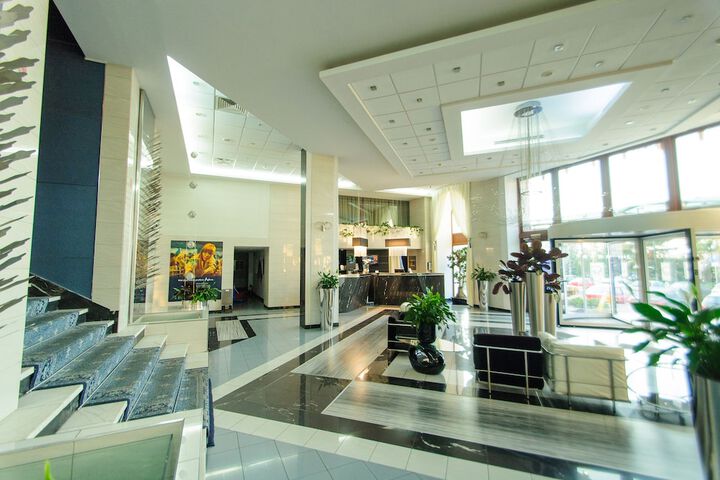 Guest Lobby