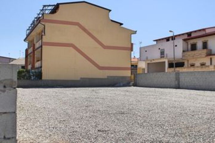 Hotel Exterior 8 of 31