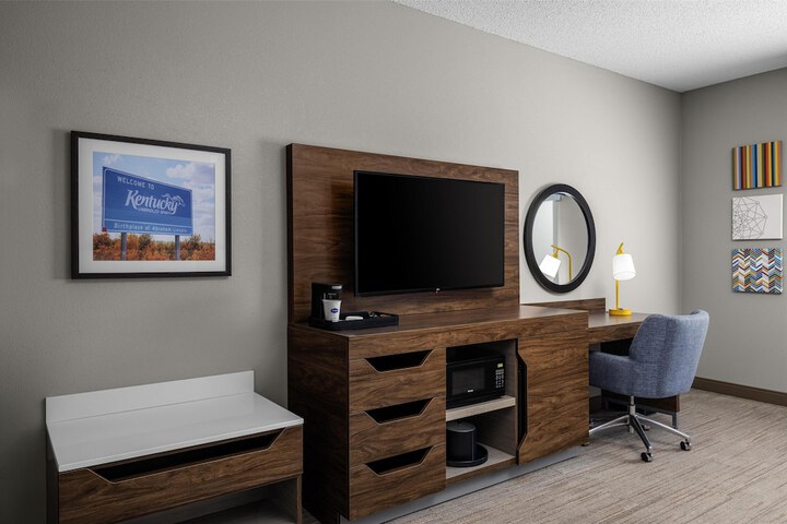 Room 9 of 25