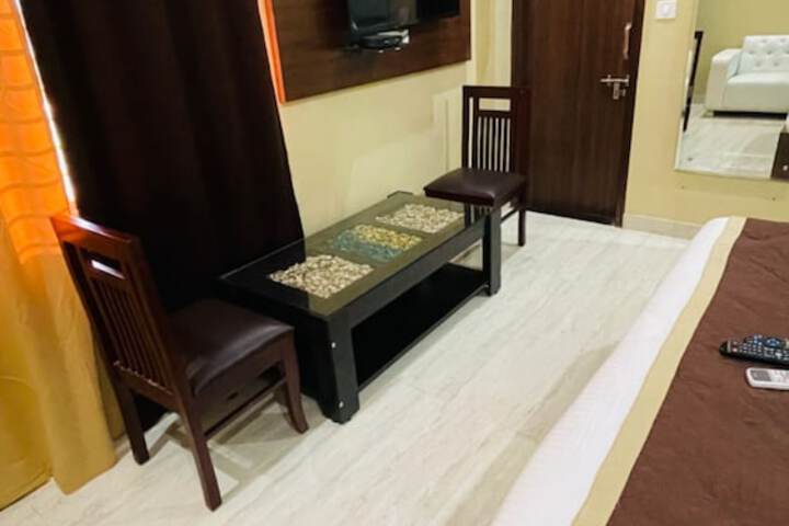 Room 13 of 20