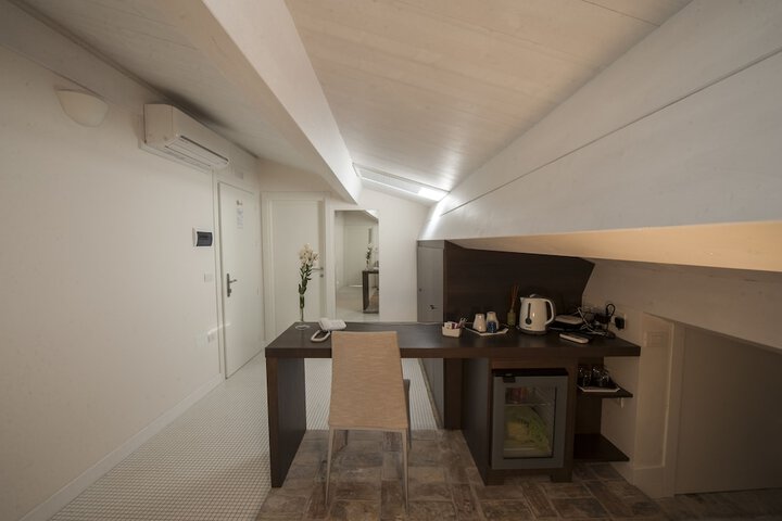 Room 19 of 54