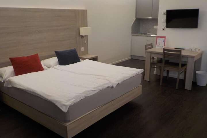 Room 16 of 53