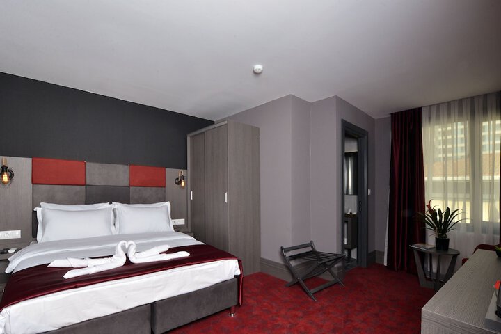 Room 5 of 44