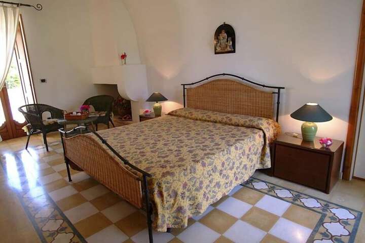 Room 28 of 62