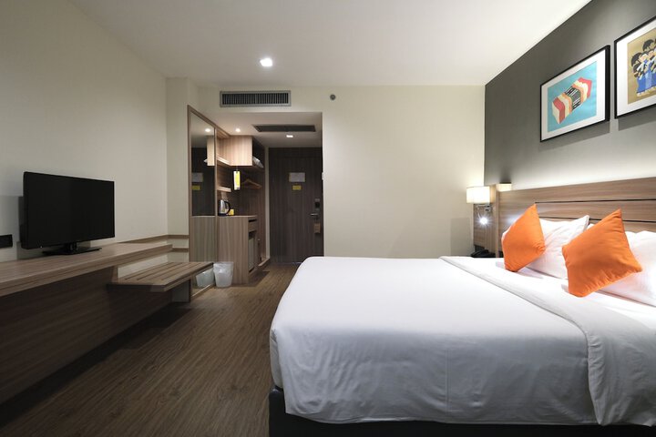 Room 5 of 44