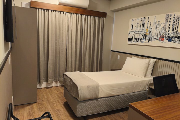 Room 8 of 37