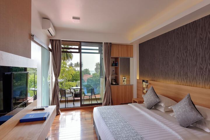 Room 25 of 60