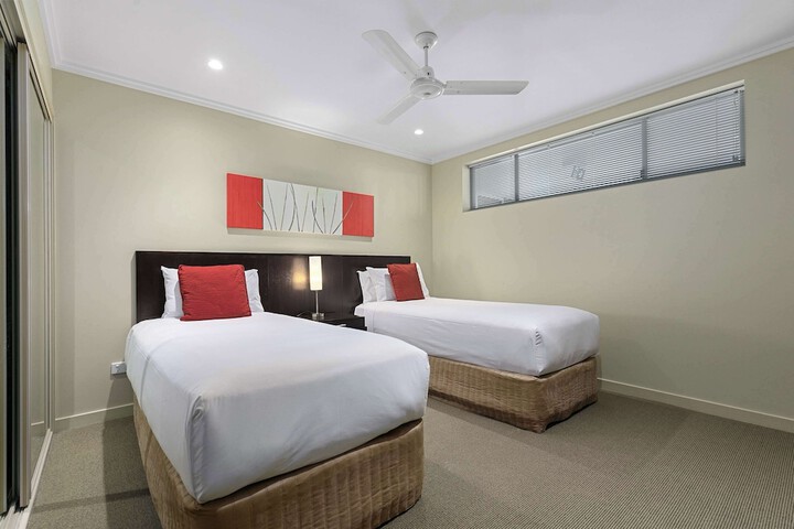 Room 28 of 175