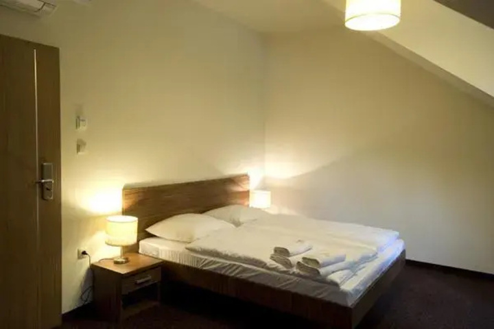 Room 3 of 9
