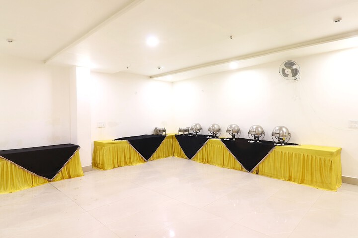Ballroom/Hall 34 of 39