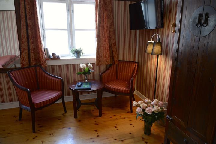 Room 22 of 214