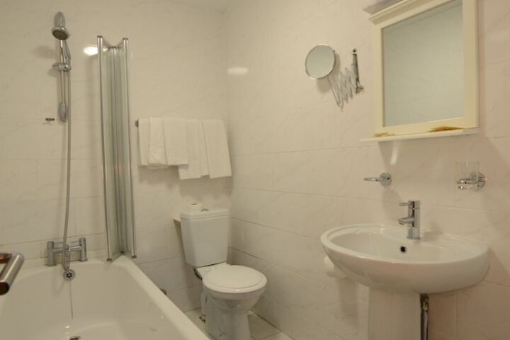 Room 70 of 88