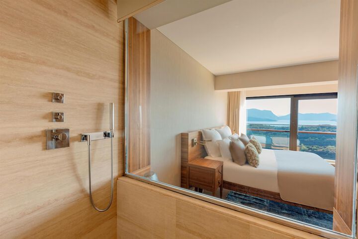 Room 37 of 320