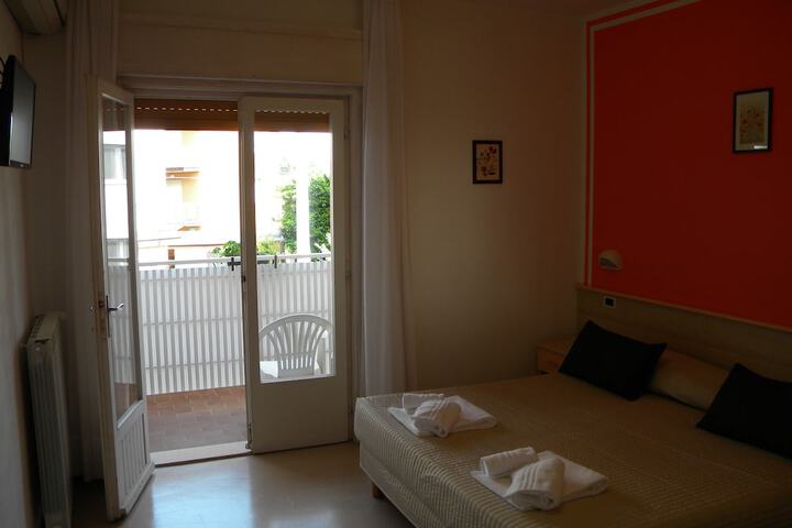 Room 10 of 71