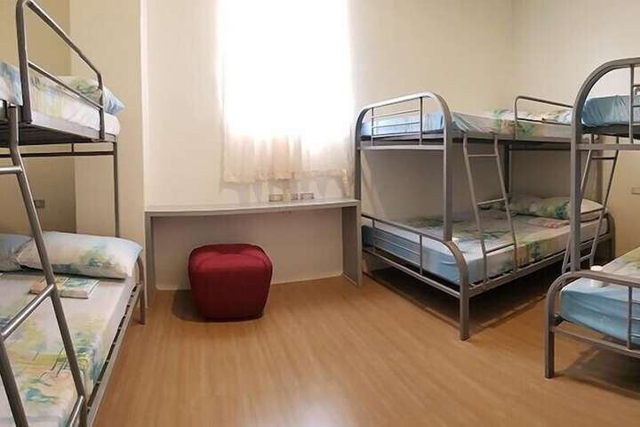 Room 13 of 25