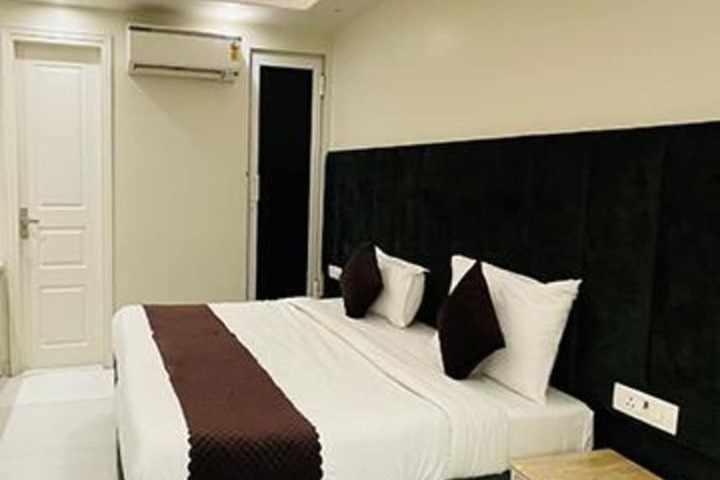 Room 10 of 22