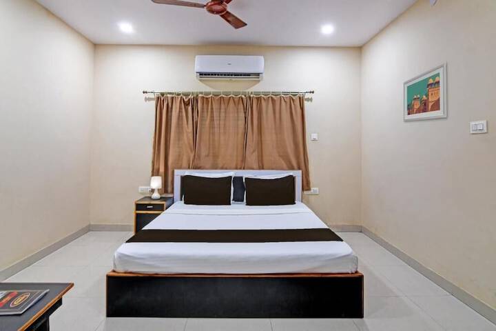 Room 2 of 28