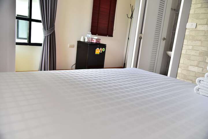 Room 18 of 33