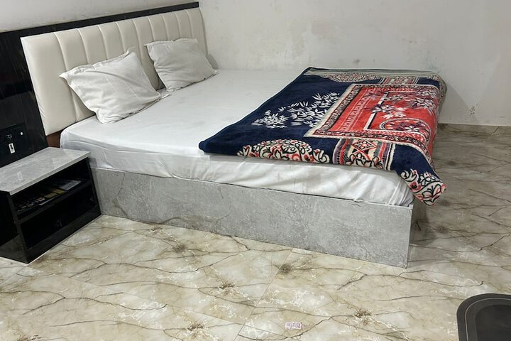 Room 8 of 26