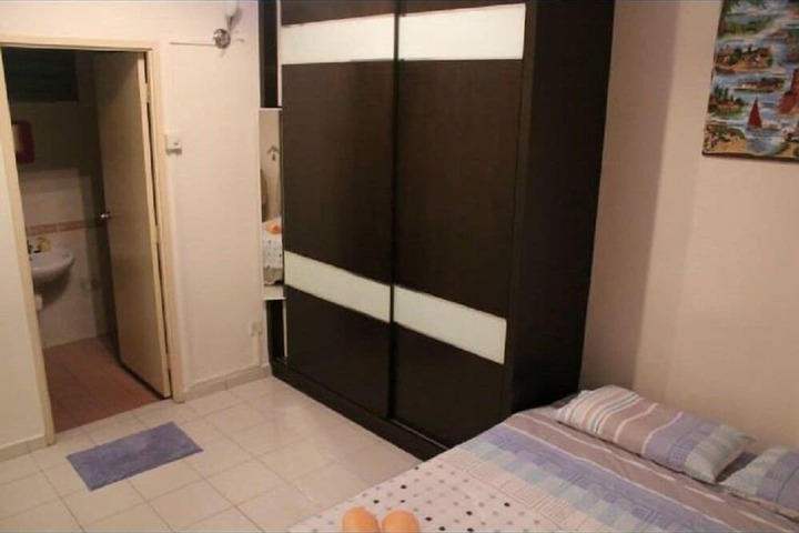 Room 2 of 11