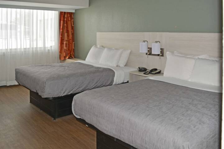 2 Queen Beds (8 of 8)